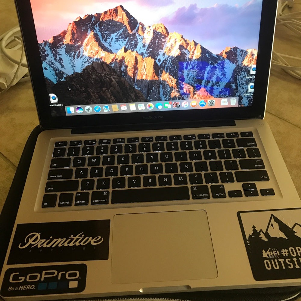 MACBOOK PRO LAPTOP W/ CHARGER AND CASE